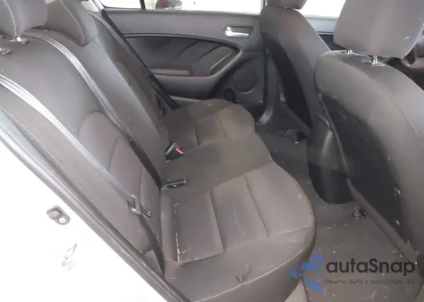 2018 Kia Forte Lx z USA, uszkodzony, nr VIN 3KPFK4A79JE234542